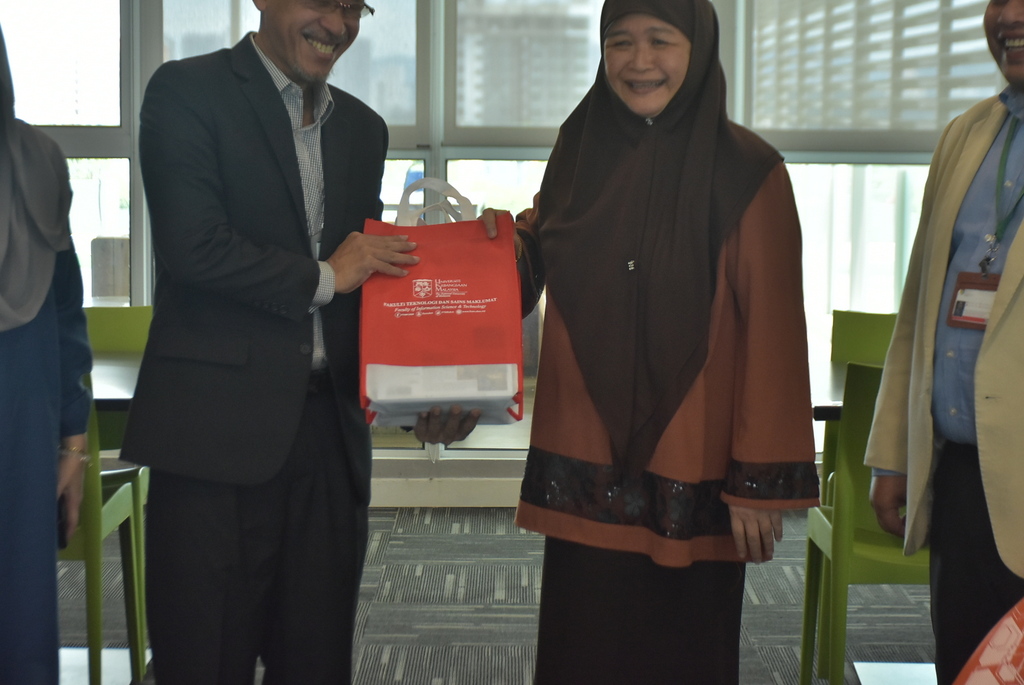 UKM 1755